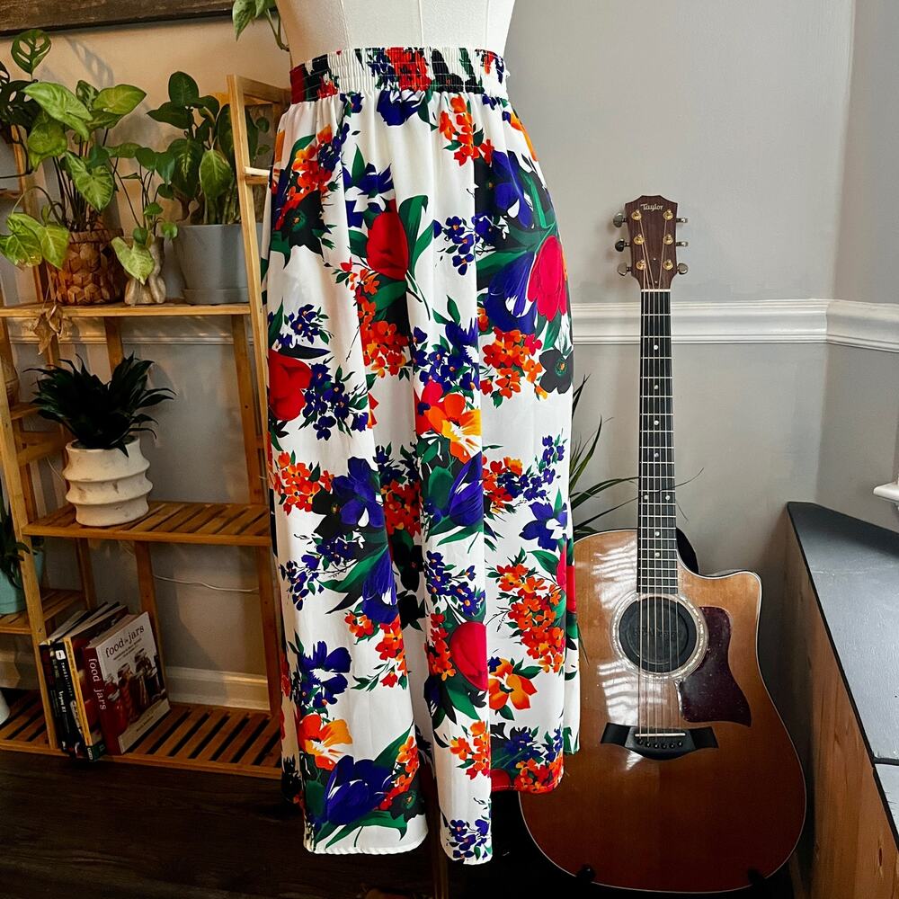 Vintage 80s Maxi Skirt White with Bold Floral Tropical Caribbean Size Small
